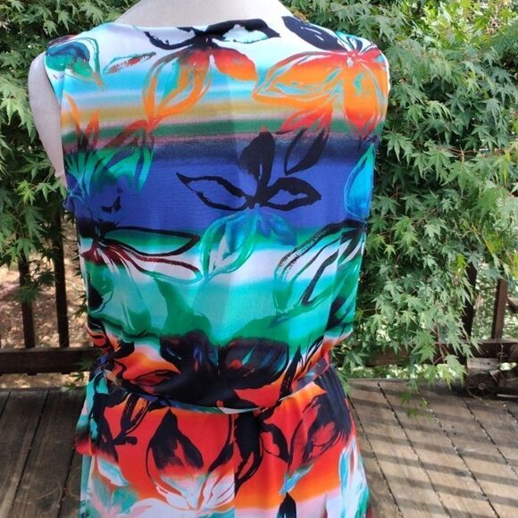 En Focus Petite Tropical Inspired Dress - Picture 6 of 11